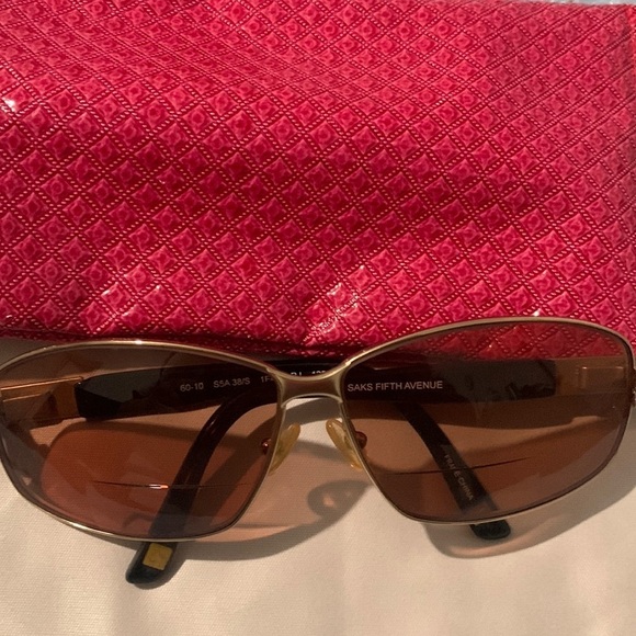 Saks Fifth Avenue oversized sunglass frames with rhinestones - Picture 1 of 7